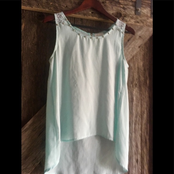 mine Tops - Elegant Top with Lace accent